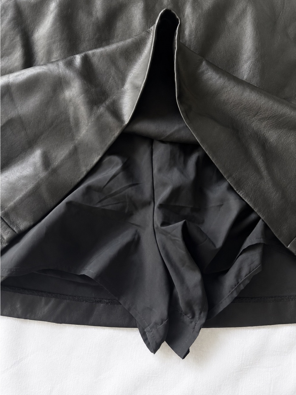 Abercrombie & Fitch Scarlett Mini Skort Black Faux Leather Size L - Picture 5 of 7